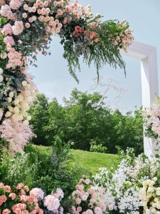 粉绿森系婚礼花材细节