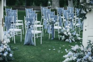 莫兰迪蓝婚礼户外全景