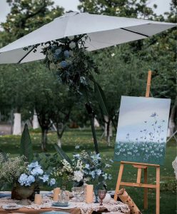 莫兰迪蓝婚礼仪式区花艺