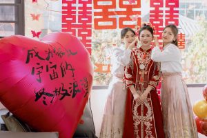 婚宴现场的欢乐氛围