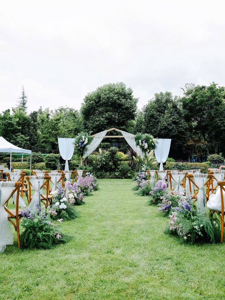 沉浸式花园草坪婚礼