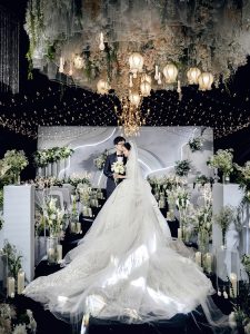 星河秘境婚礼新人合影
