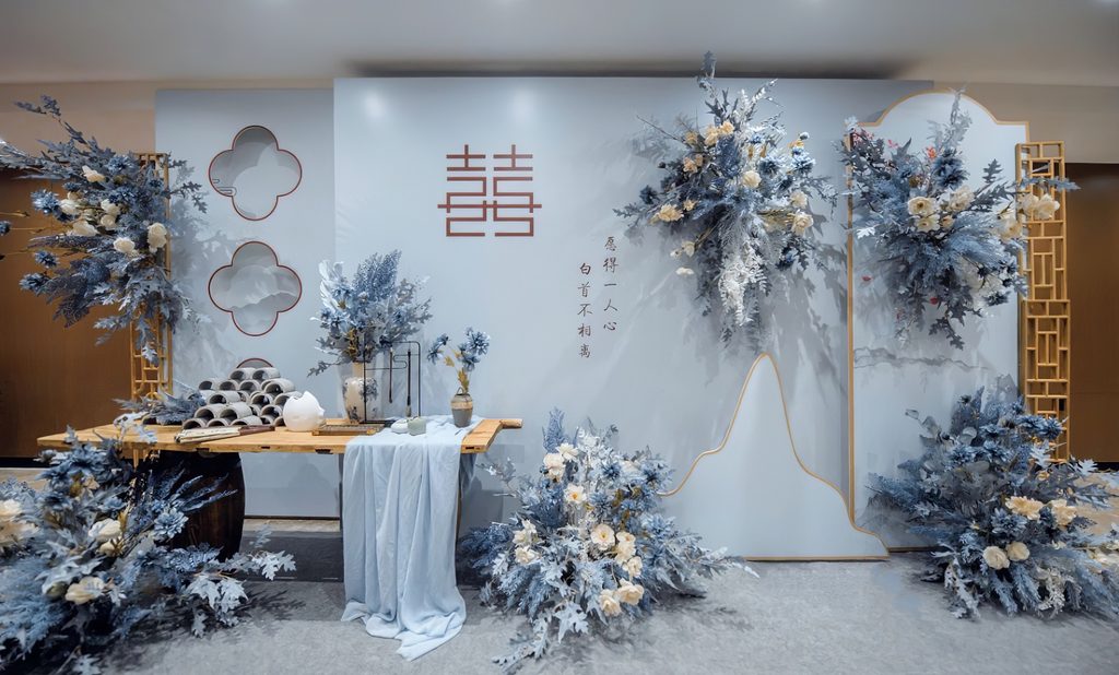 雾蓝鎏金新中式婚礼案例照片04